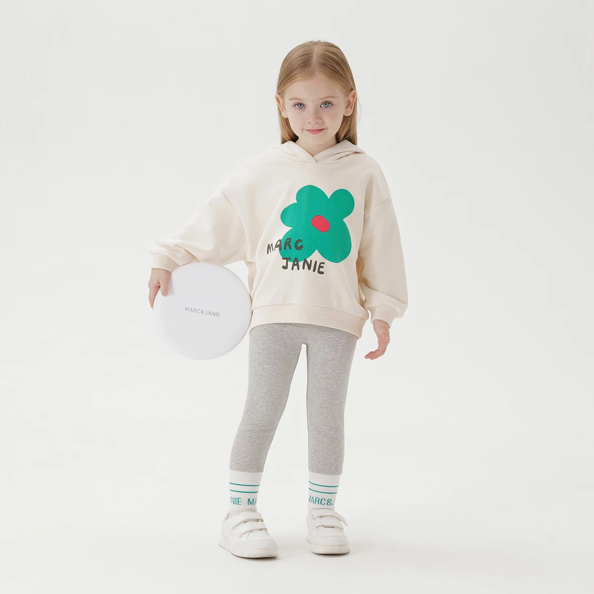 

MARC&JANIE Girls Long Sleeve Sweatshirts Trendy Comfortable Hoodies Soft Light Pullover Tops 231319