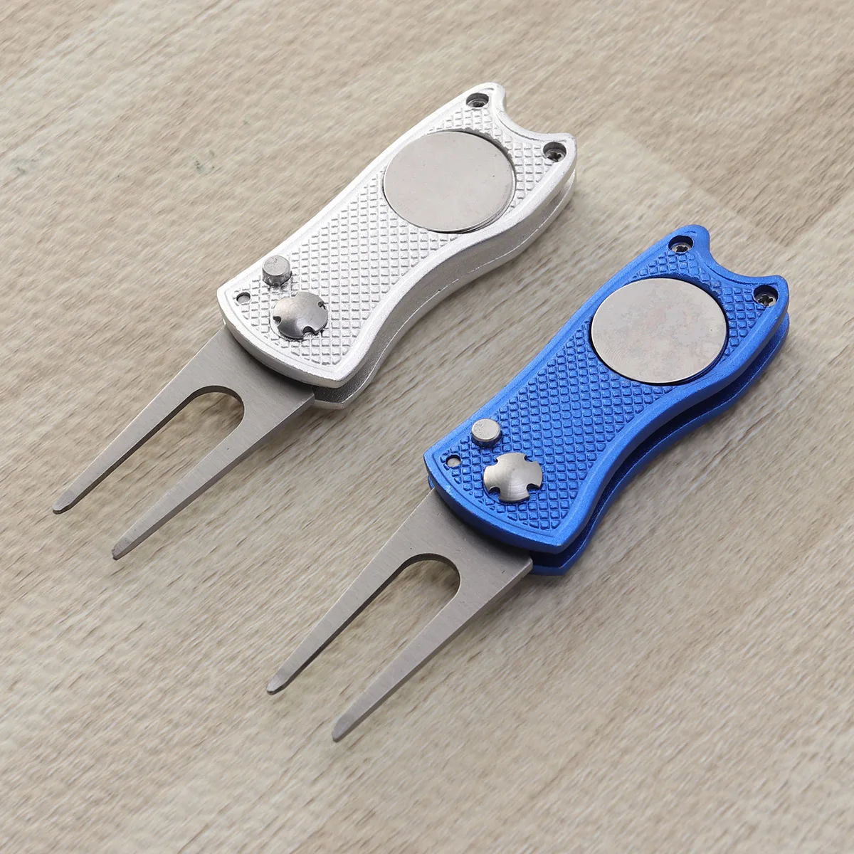 

Stainless Steel Aluminum Foldable Golf Divot Tool Ball Marker Repair Pitch Fork Putting Green Accessory Silver