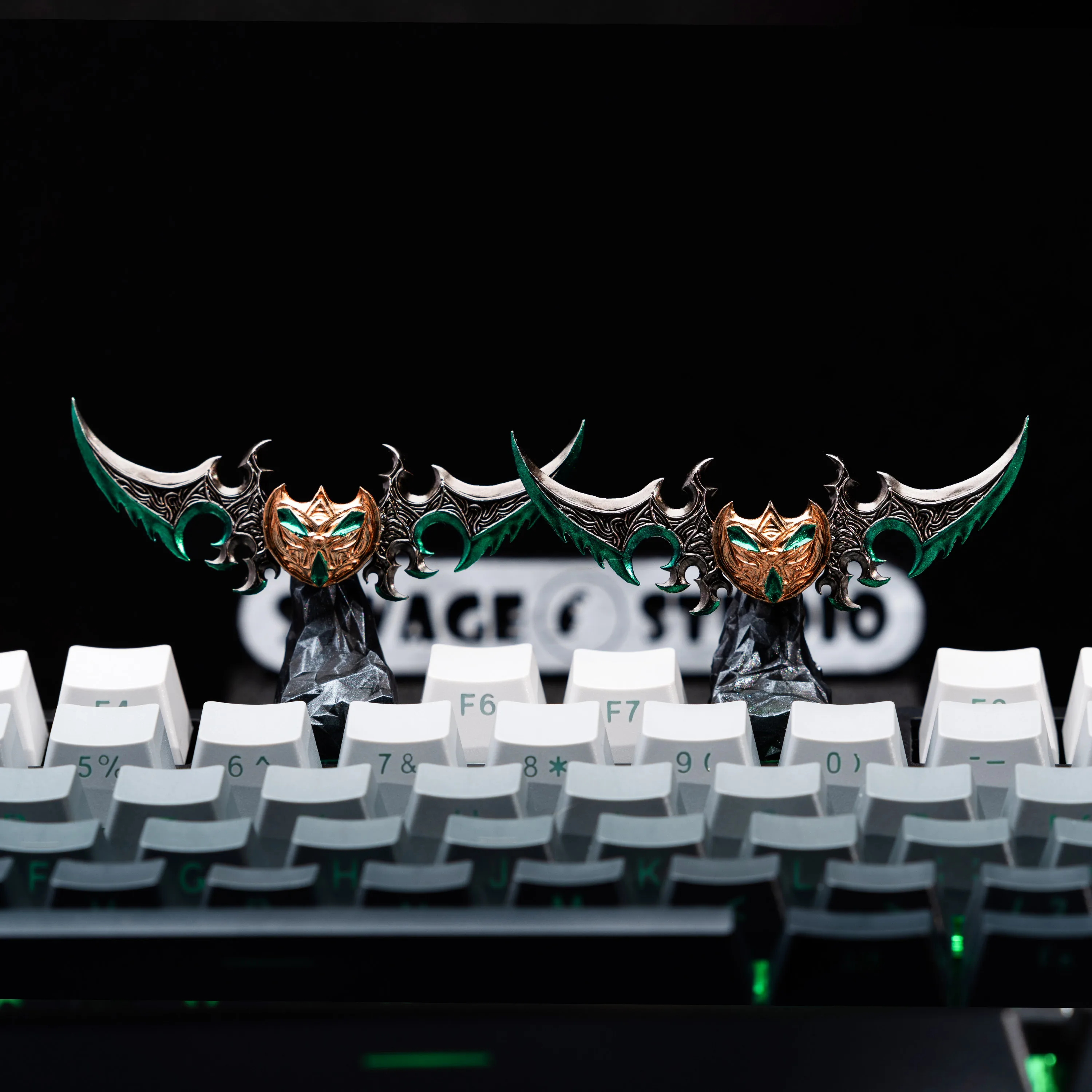 ZRGAE Warglaives Keycap,Handmade Artisan Keycap for Mechanical Keyboards | WoW Custom keycaps| Gamer Gift