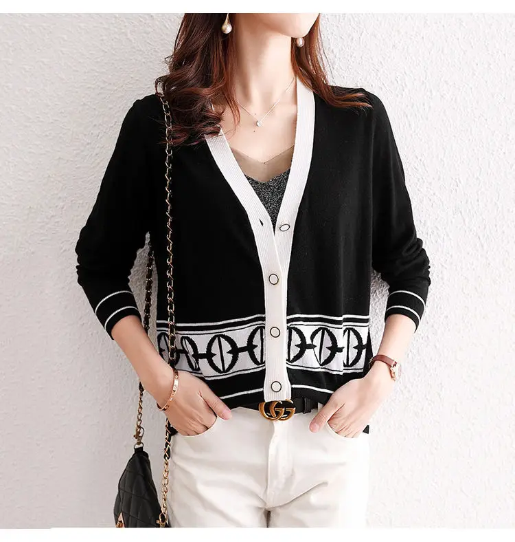 Knitted Cardigan Color Blocked Embroidery Spring Autumn V-neck Thin Korean Fashion Popular Item Women\'s Outerwear Meat Covering