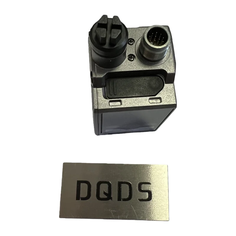 KEYENCE SR-X100W AI Intelligent Barcode Two Dimensional Code Reader Used for Component Traceability in the Automotive Industry
