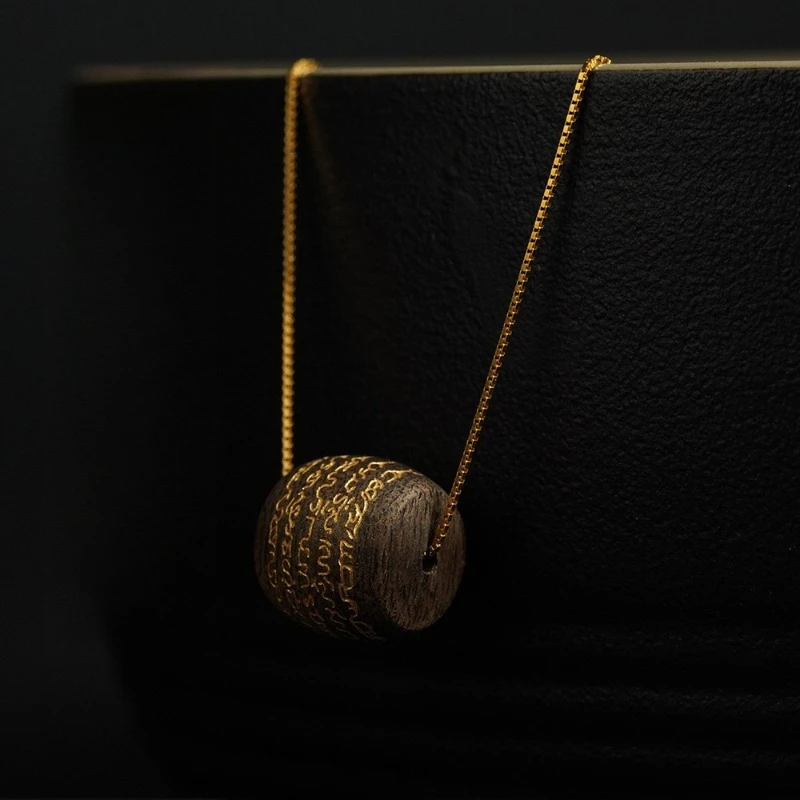 

Натуральный вьетнамский агаровод из Ньятранга, бусины из пяти слоев, подвеска ручной работы