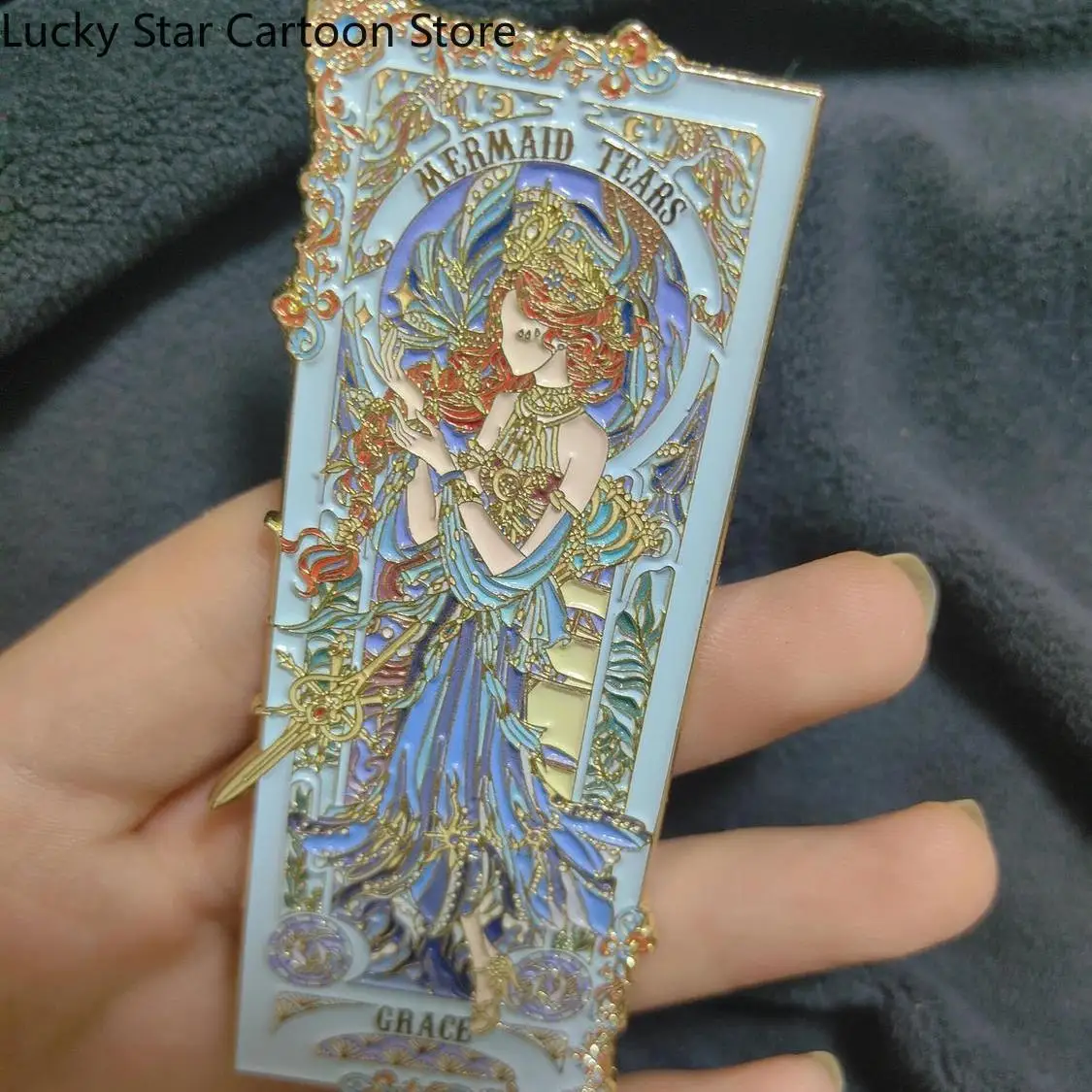 لعبة الهوية الخامس غريس Ithaqua Mydei Anaxa بطاقة معدنية المرجعية شارة دبابيس جمع أنيمي تذكارية هدية عيد ميلاد تأثيري