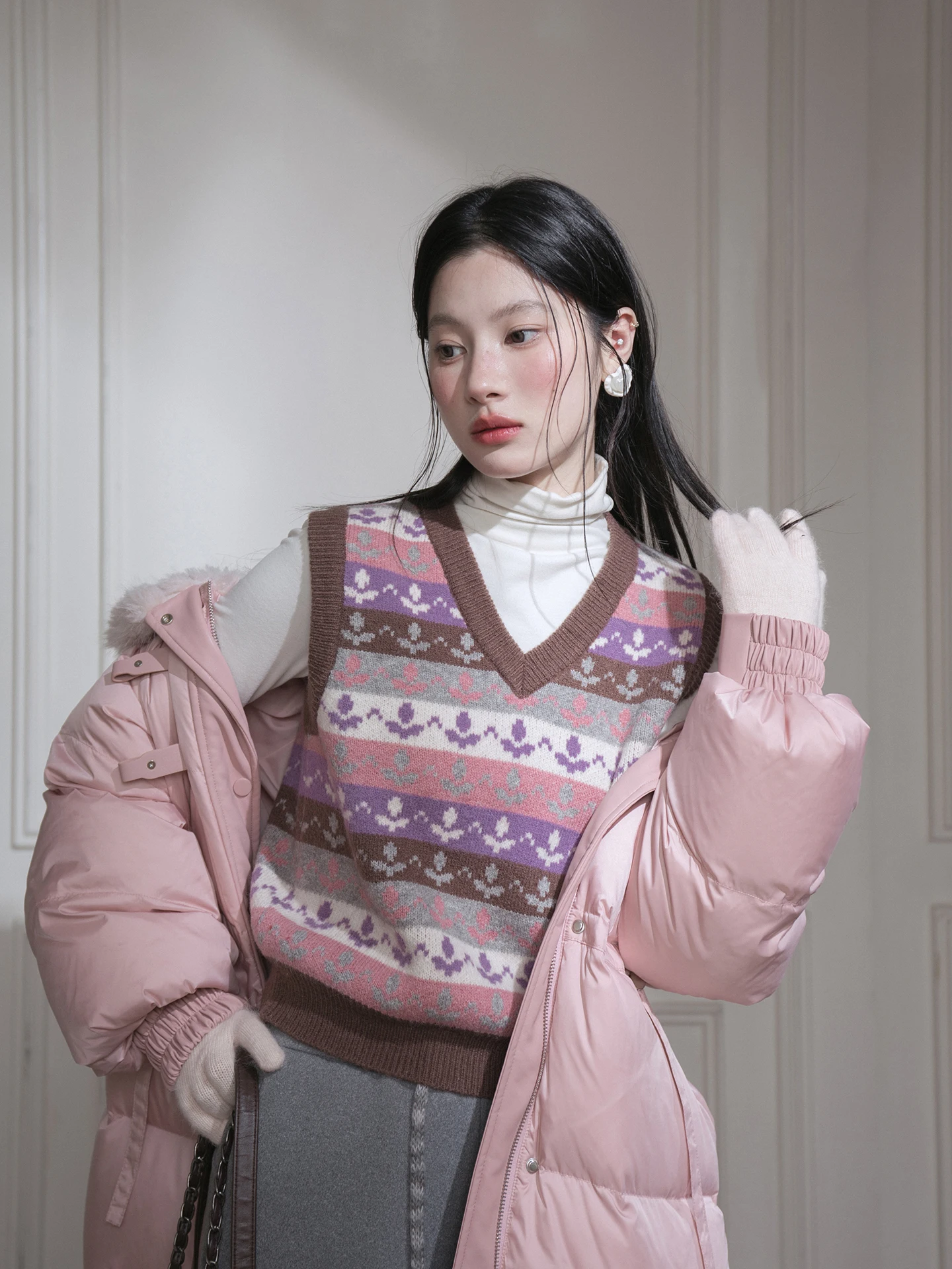 

COTRE Winter Tulip Series Woolen Knitted Vest Multicolor Light Brown And Pink Thiened ort V-Ne Women's Faion