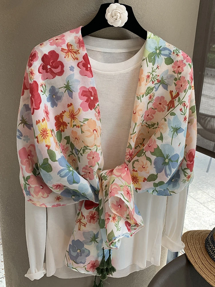 

Элегантный женский шелковый шарф, шаль с милым цветочным принтом, солнцезащитный крем, банданы, хиджаб, Mujer, шарф-парео, платок в стиле бохо, для путешествий, корейский