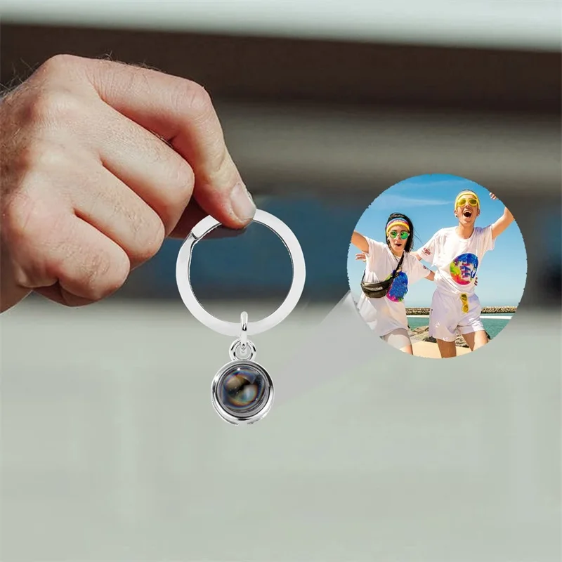 2024 Fashion Personalized Round Photo Projection Keychain Picture Custom Keyring Memorial Gifts for Family Lover Friends