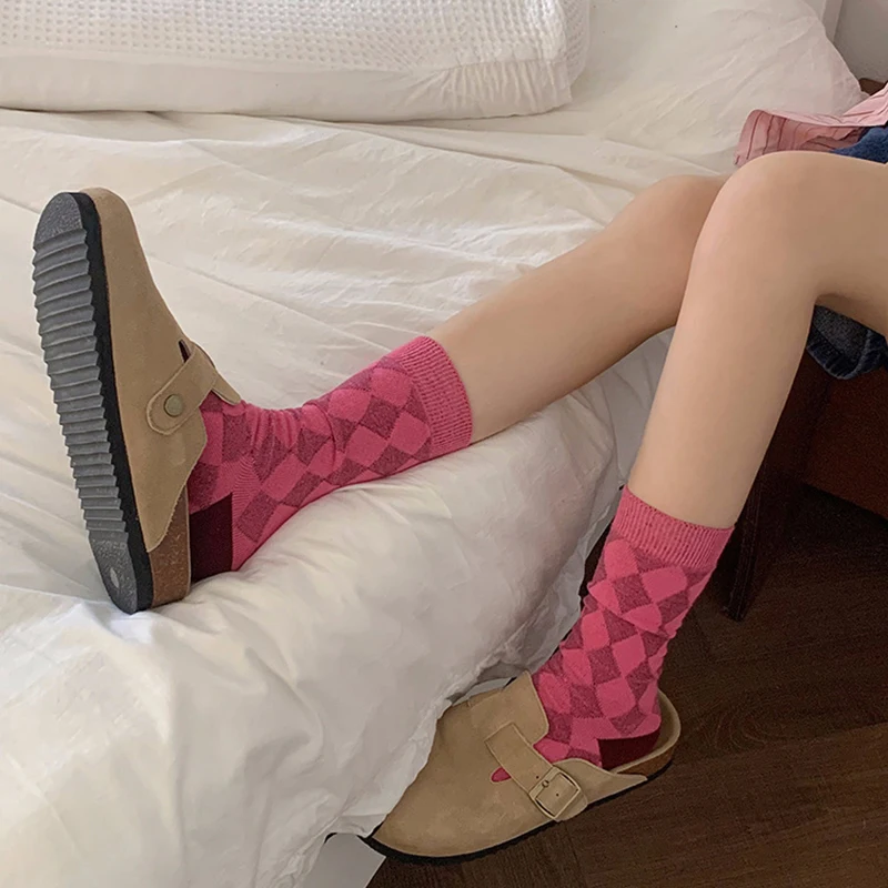 1/3 Paar Damen-Socken aus Baumwolle mit Seitenetikett und mittlerer Röhre, modischer karierter Druck, Street-Style, schweißabsorbierend, atmungsaktiv, lässige Socke – Detail 10