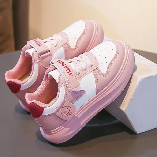 

Новые детские кроссовки для весны 2026 года, повседневная спортивная обувь, белые кроссовки для детей.