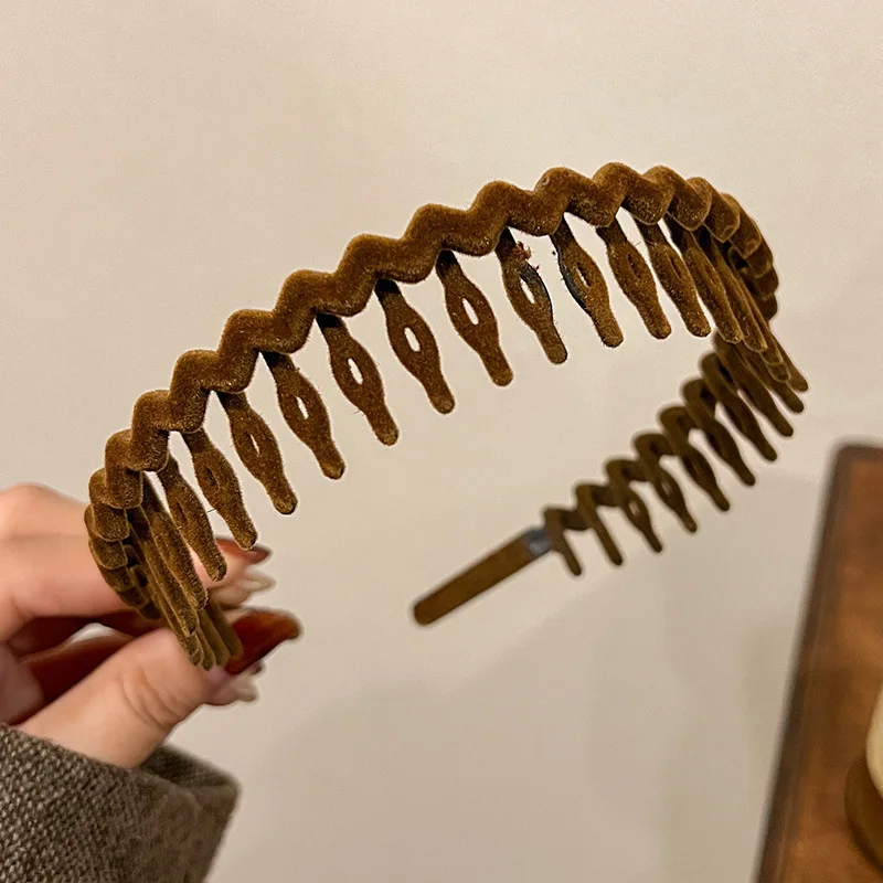 

Newly designed plush hair band, headband with teeth for anti-slip, face washing hair clip, hair organizer for messy hair at the