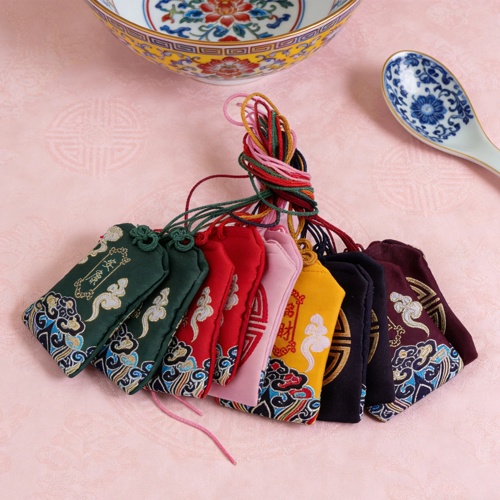 12 Sacchetti Portafortuna Multiuso, Amuleti Colorati da Appendere per Casa, Ufficio, Auto, Feng Shui, Ricchezza e Fortuna