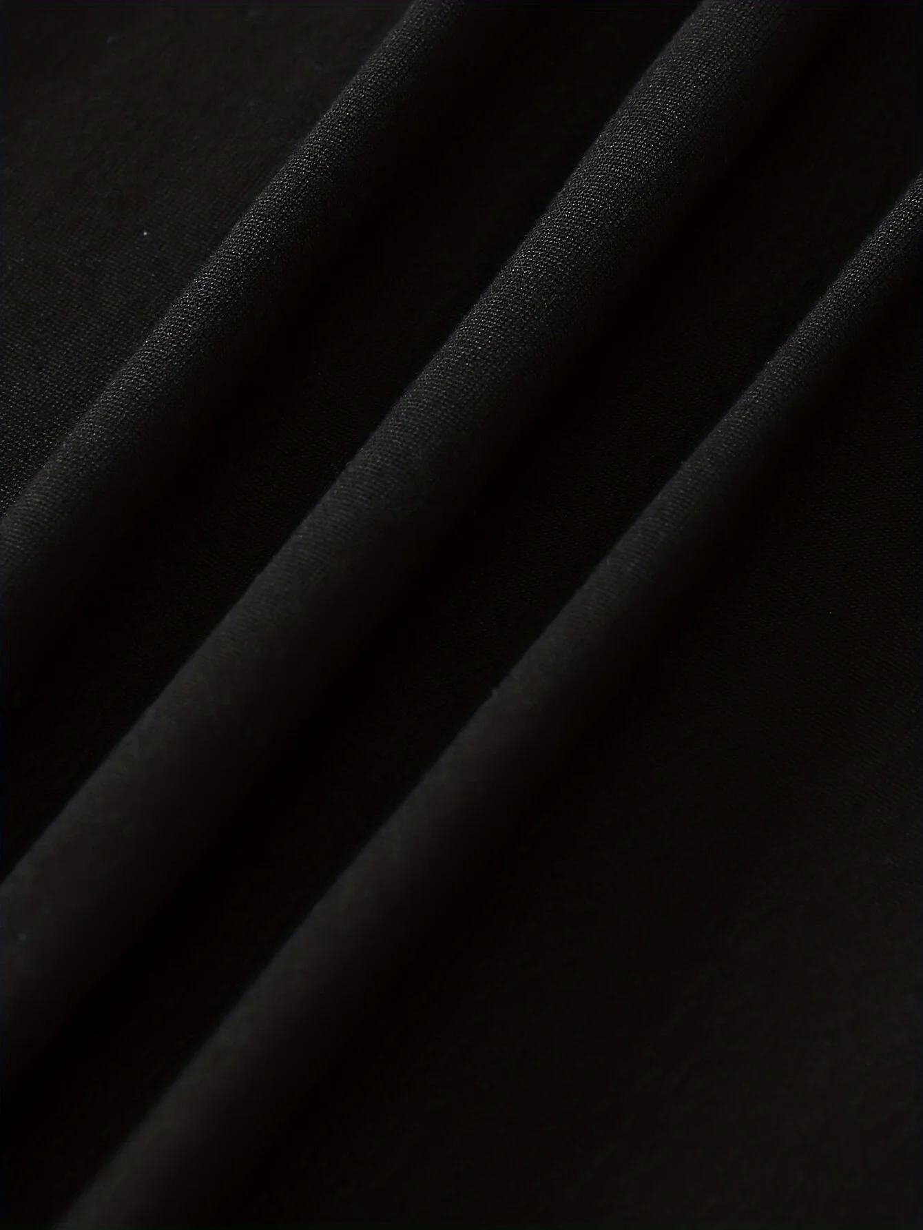 T-shirt nera casual da donna con stampa grafica K-Pop - Manica corta, girocollo, poliestere, Top per tutte le stagioni,