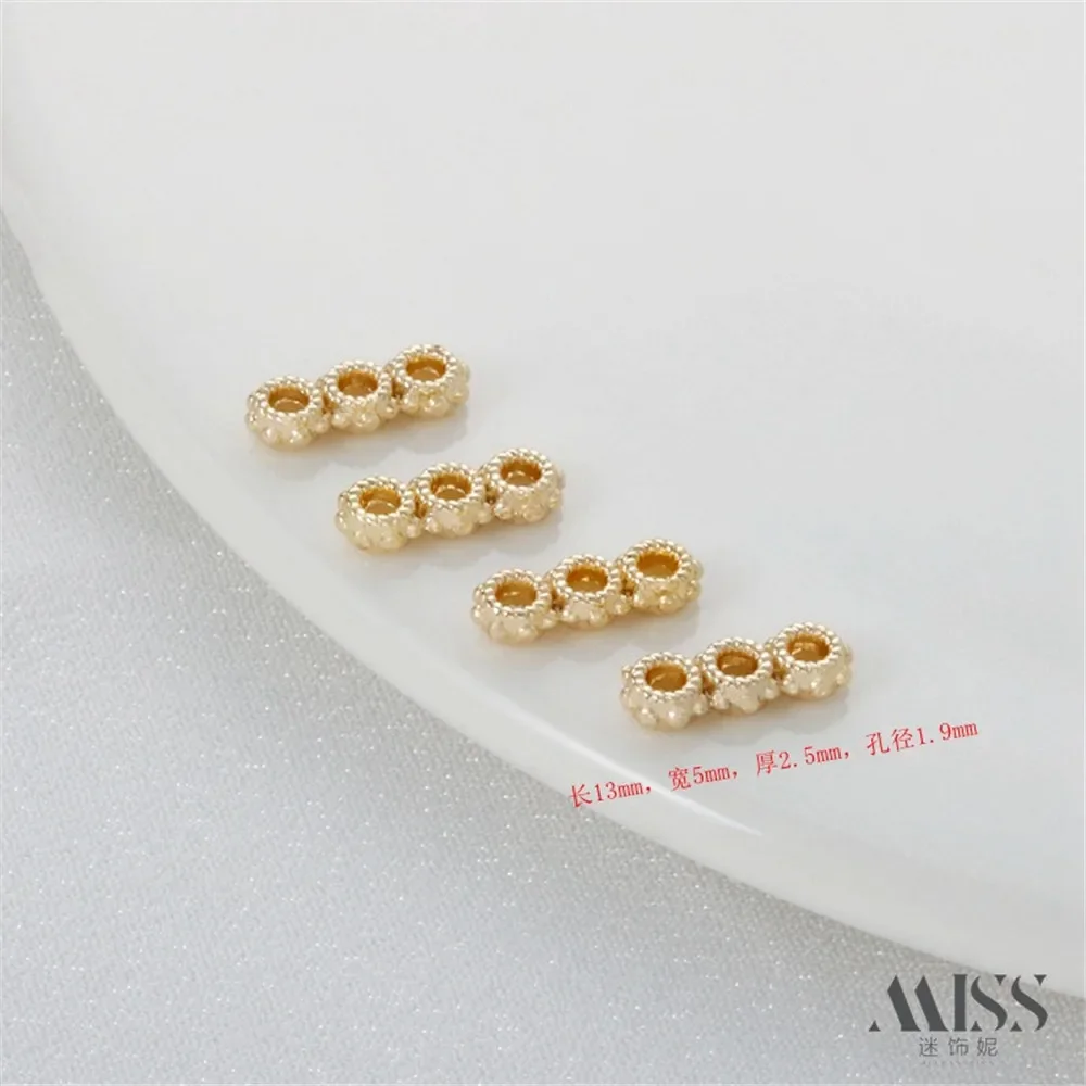 Accessorio per slot per schede con perla fai da te a tre file con fibbia ellittica porosa placcata in oro 14K