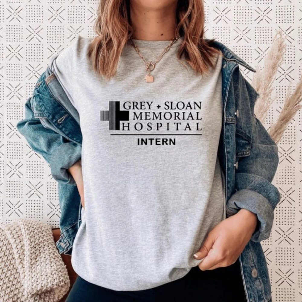 غرايز تشريح مستوحاة التي شيرت غرايز التذكاري مستشفى ميريديث غراي ماكدريمي الجرافيك تي شيرت امرأة رجل خمر التلفزيون ملابس علوية من القطن