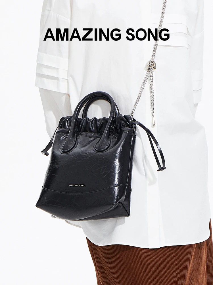 Amazing Song Hobo Bag  Sliver-Tone Metal Chain Glossy Grab Wrinkled Cowhide Drawstring Bucket Bag