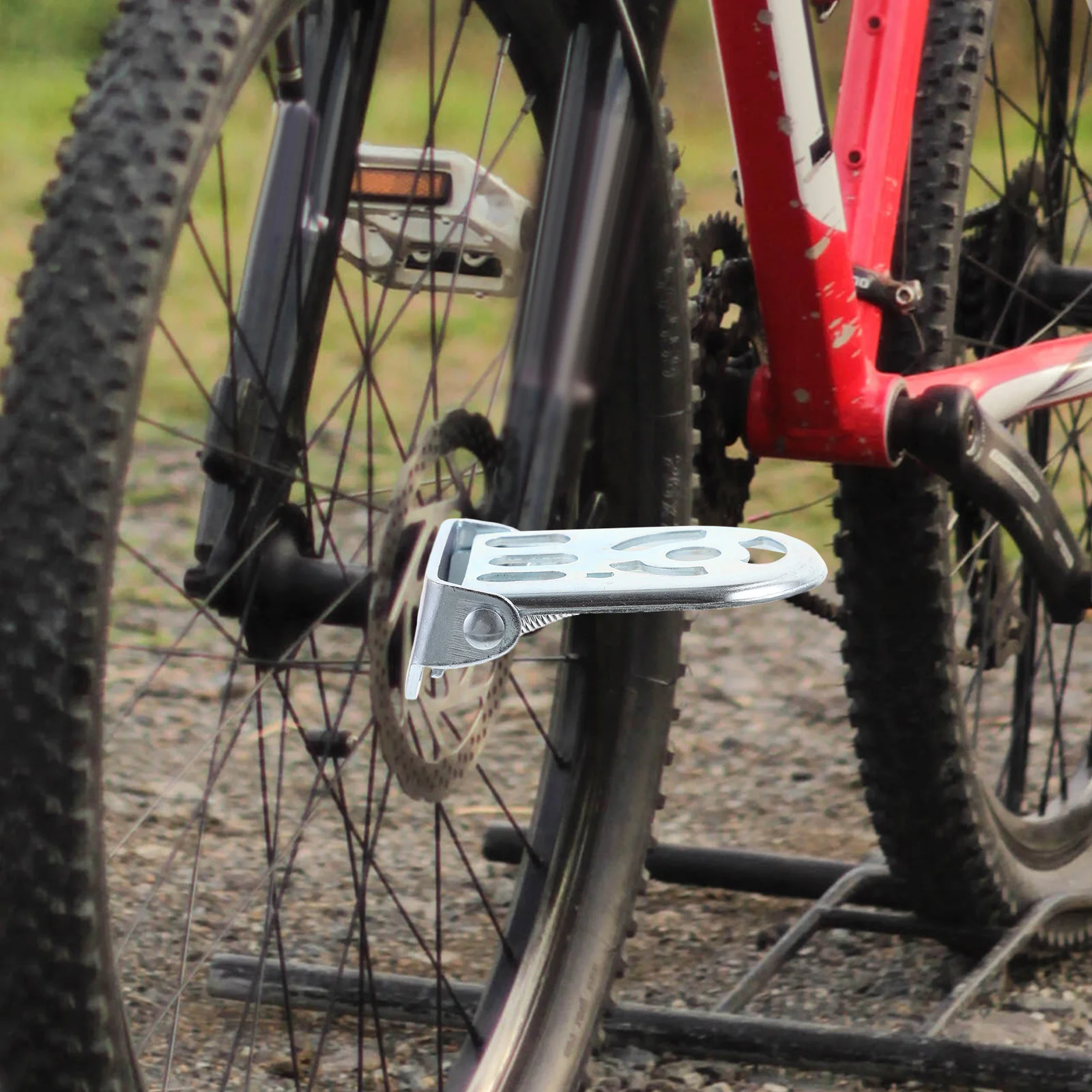 

Bicycle Pedal Footrest 2 Pairs Foldable Silver Iron Kids Seat Rear Pegs Durable Mountain Bike Common Bicycles Feet Rest