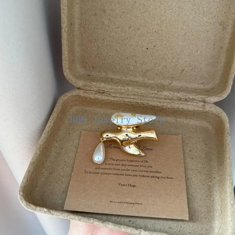 F2TD Fashion Bird Ring Open Adjustable Alloy Jewelry with Metallic Trim Detail for Daily Wear Outfit Styling and Gift Use