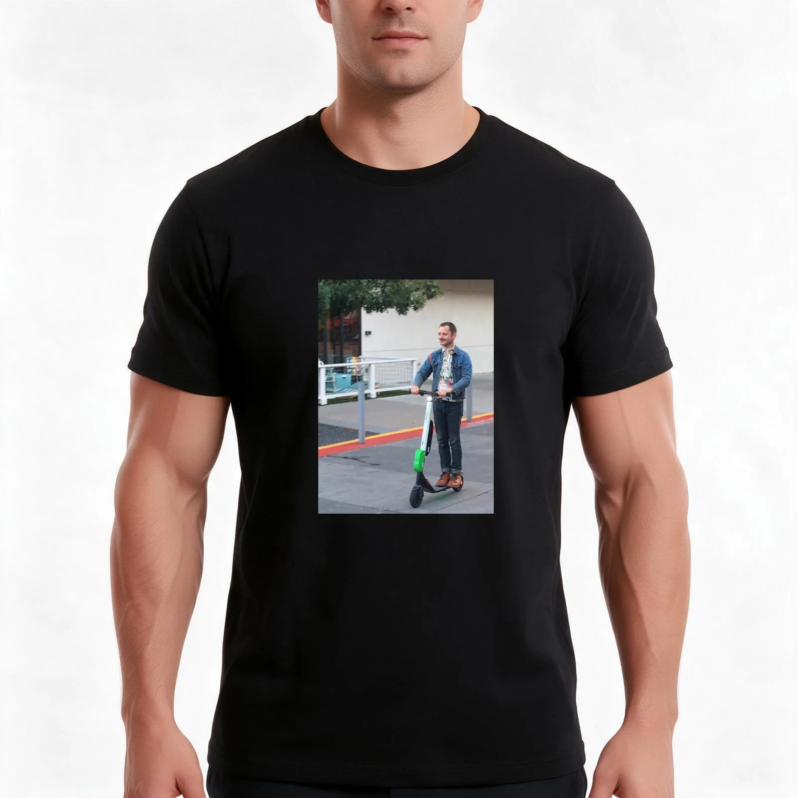 elijah wood on a scooter T-Shirt Summer Casual Cotton Tee Oversized Streetwear Tops Vintage Graphic Print Unisex Men Women