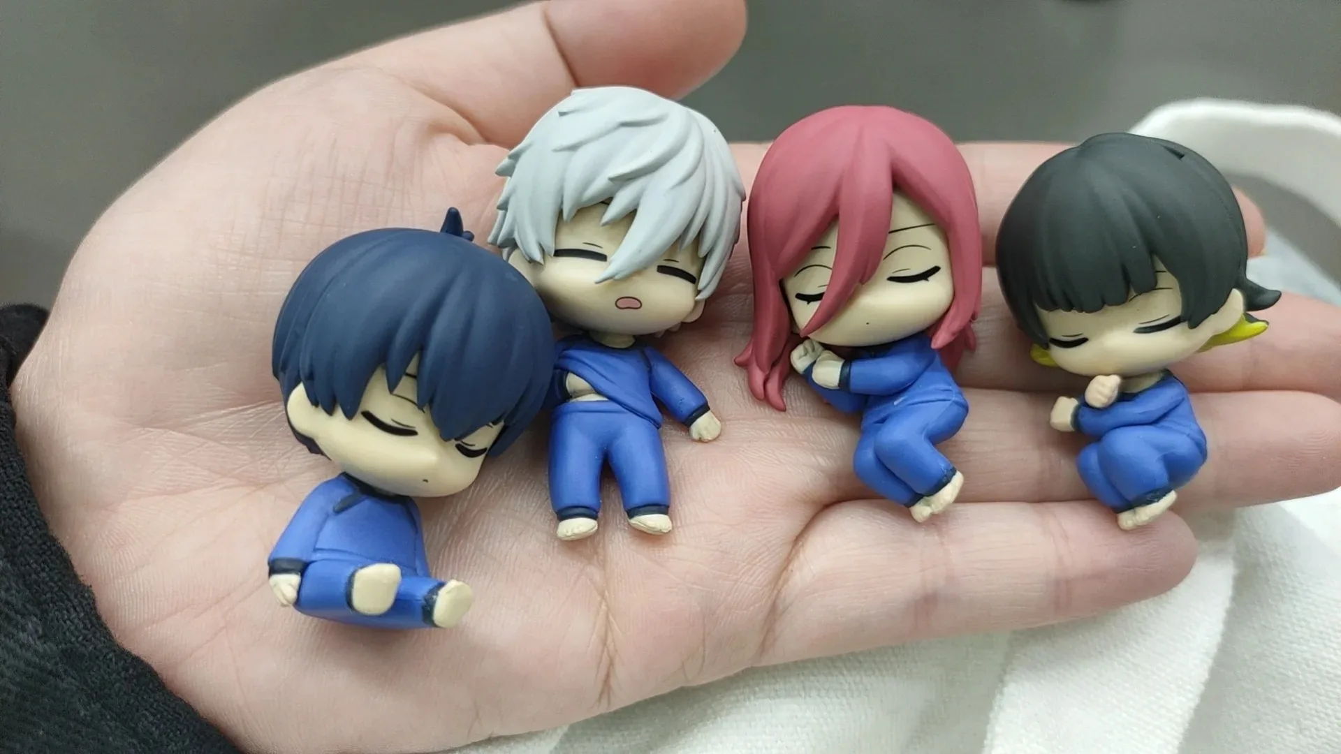 アニメ5cmブルーロック スリーピングブラインドボックス アクションフィギュア PVCフィギュア 森岡洋一 永井征士郎 モデル玩具 ホームデコレーション キッズギフト