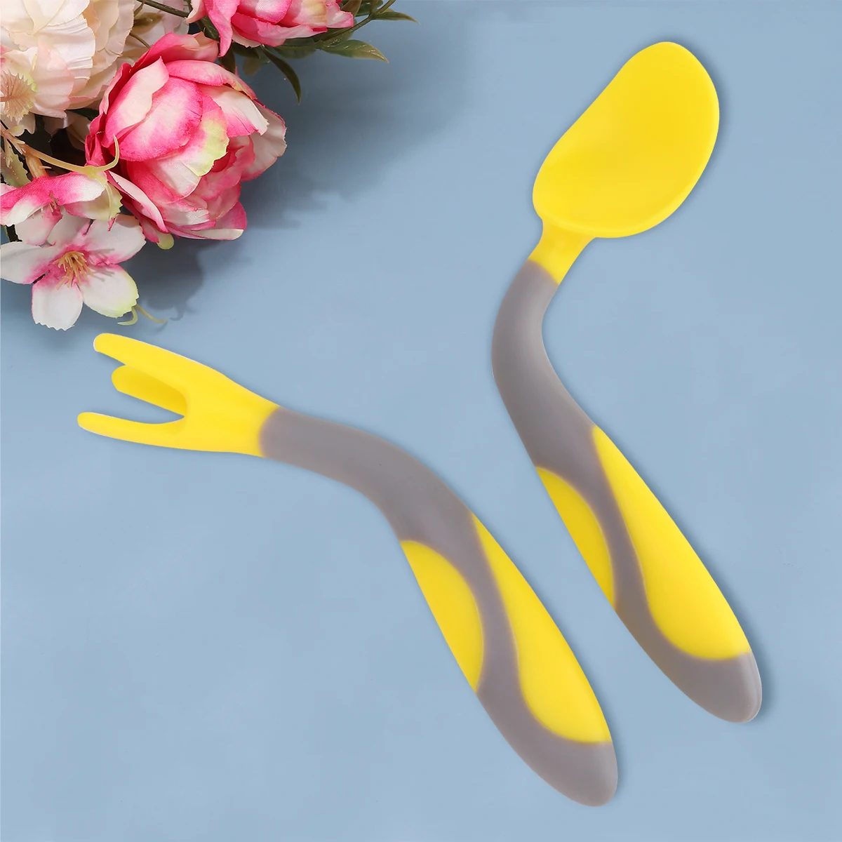 

1 комплект, 1 комплект детской изогнутой вилки, ложки, детская обучающая посуда на 360 градусов ° Гибкая нескользящая тренировочная посуда для малышей, желтая