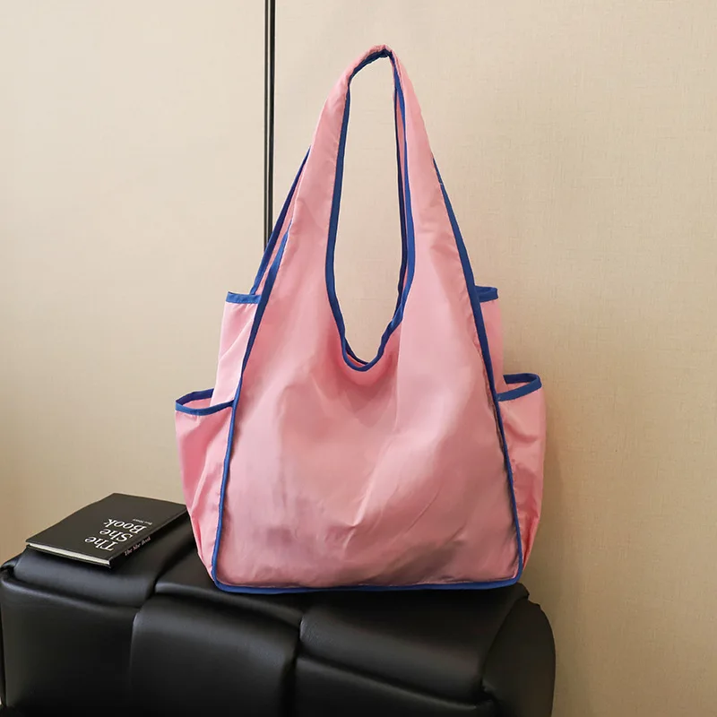 

Large Capacity Shopping Bag Eco-Friendly Bag Solid Color Contrasting Retro Foldable Portable Shoulder Bag Polyester Tote Bag