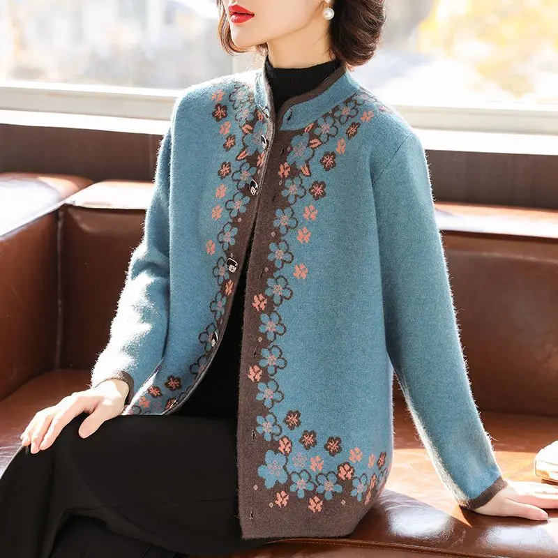 

New Middle-aged Mother Spring Autumn Jacket 2026 Fashion Short Knitted Cardigan Sweater Womer Elegant Sweaters Cardigans Coat