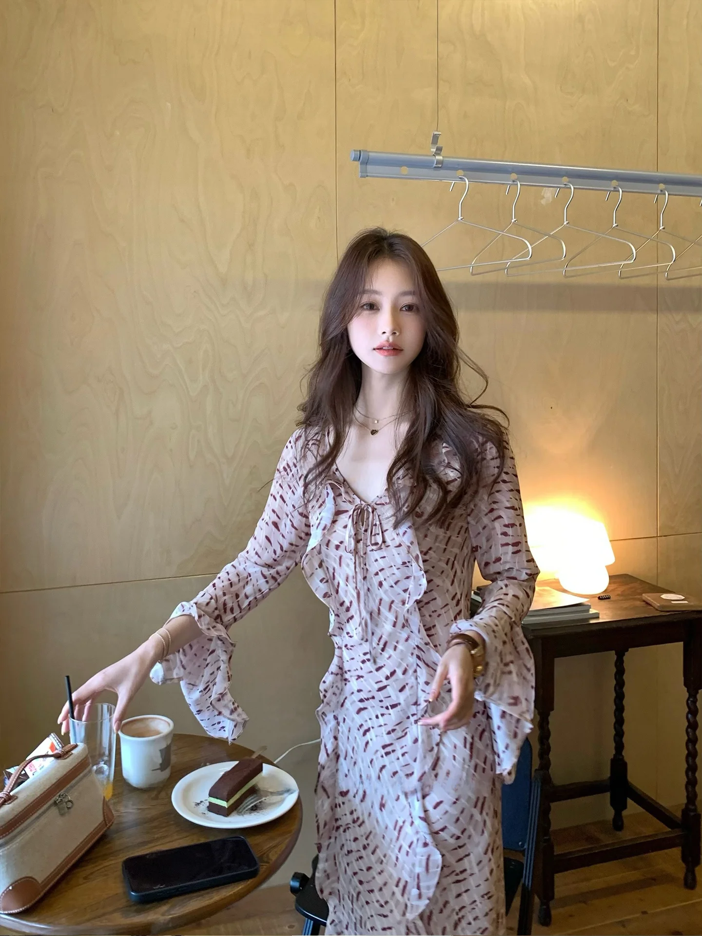 

Fashionable Holiday Style Floral Print Dress Women's Sleeveless Gown with Bell Sleeves And Slits Tie Waist Slim Fit for Vacat...