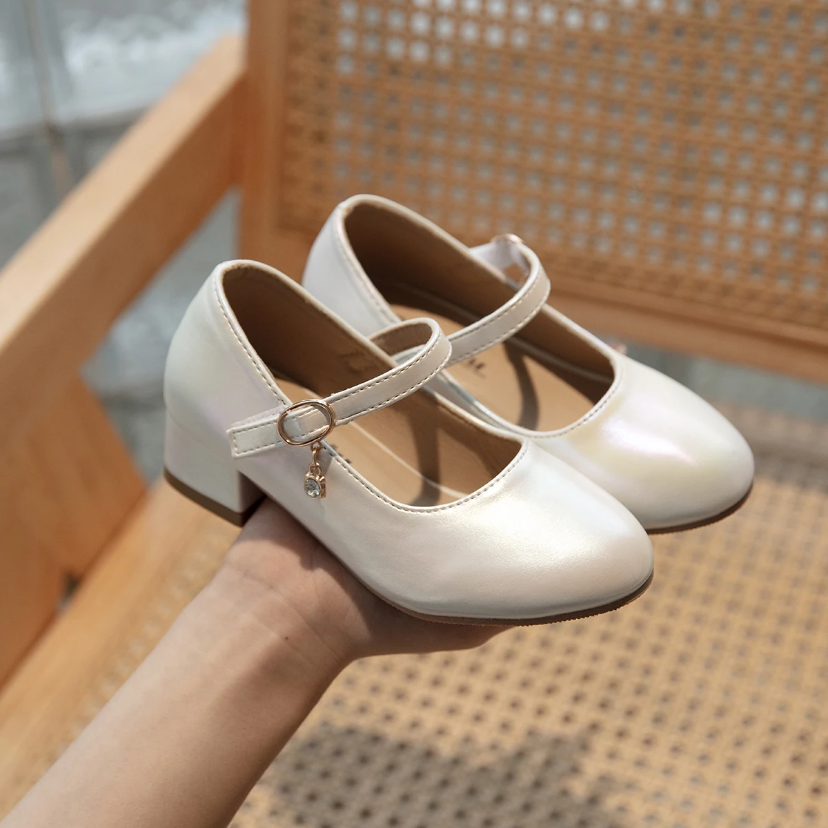 Children Girls Leather Shoes White Princess High Heel Shoes For Kids Girls Performance Dress Student Show Dance Sandals