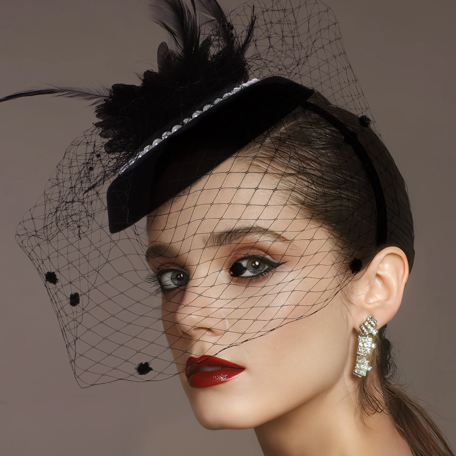 

Bridal Headwear Fascinator Headpiece Vintage Plume Mesh Hair Clip for Bride Party White Lightweight Breathing Small Hat