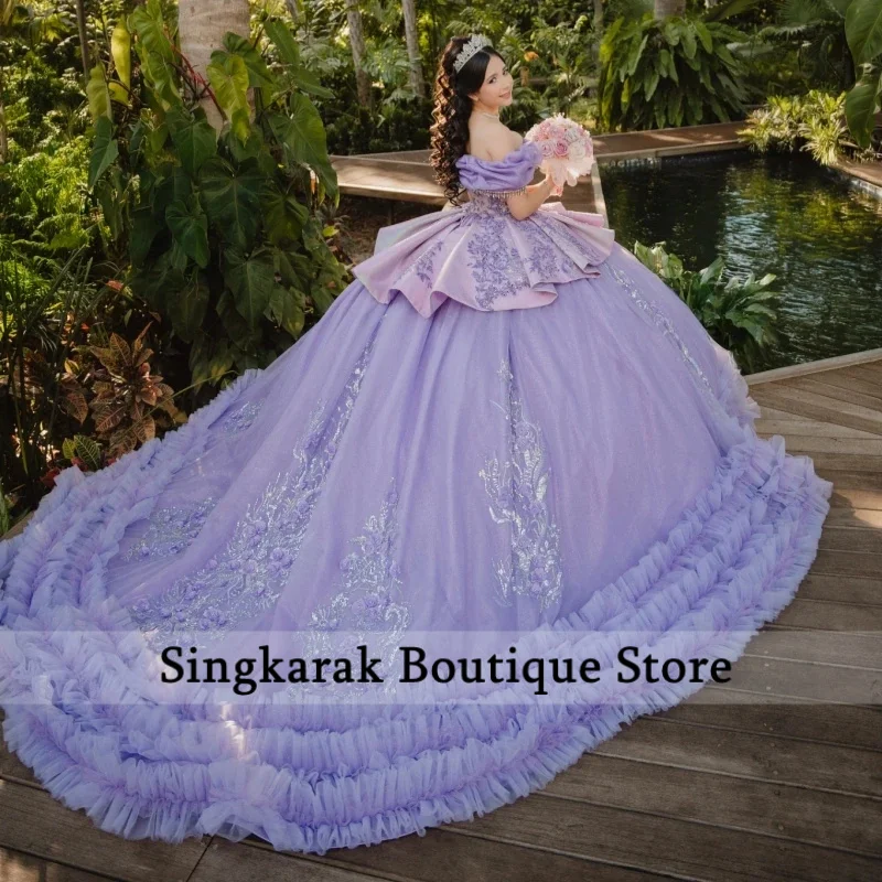 فساتين Quinceanera لامعة من الخزامى قبالة الكتف مزينة بالزهور مطرز بالكريستال المتدرج تول حفلة عيد ميلاد حلو 16 فستان