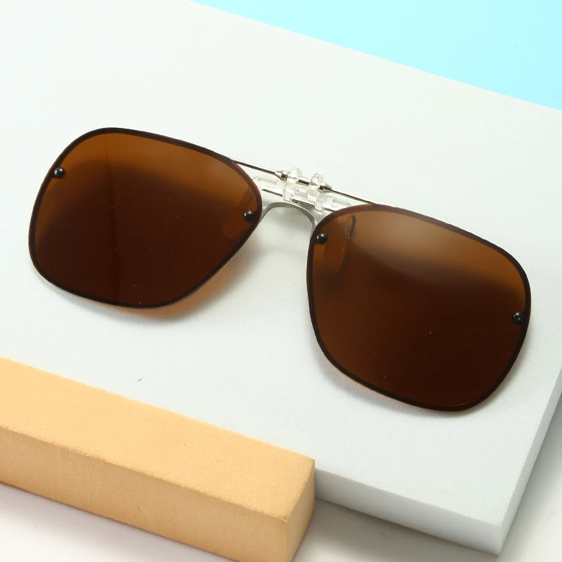 แว่นกันแดดแบบคลิปหนีบโพลาไรซ์แว่นตาขับรถสำหรับผู้ชายแว่นตาการมองเห็นได้ในเวลากลางคืนป้องกันแสงสะท้อนสไตล์วินเทจ