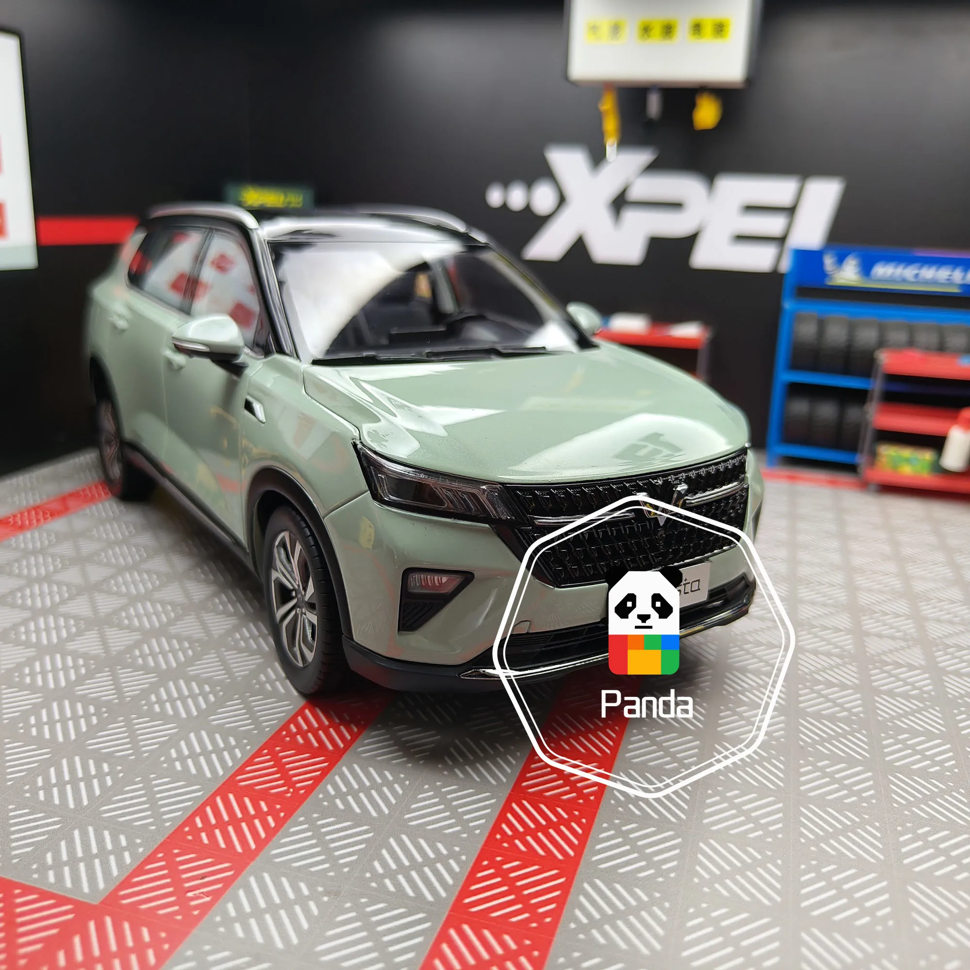 Wuling Star 1:18 original car model alloy material can open the door collectible ornaments miniature model model gifts