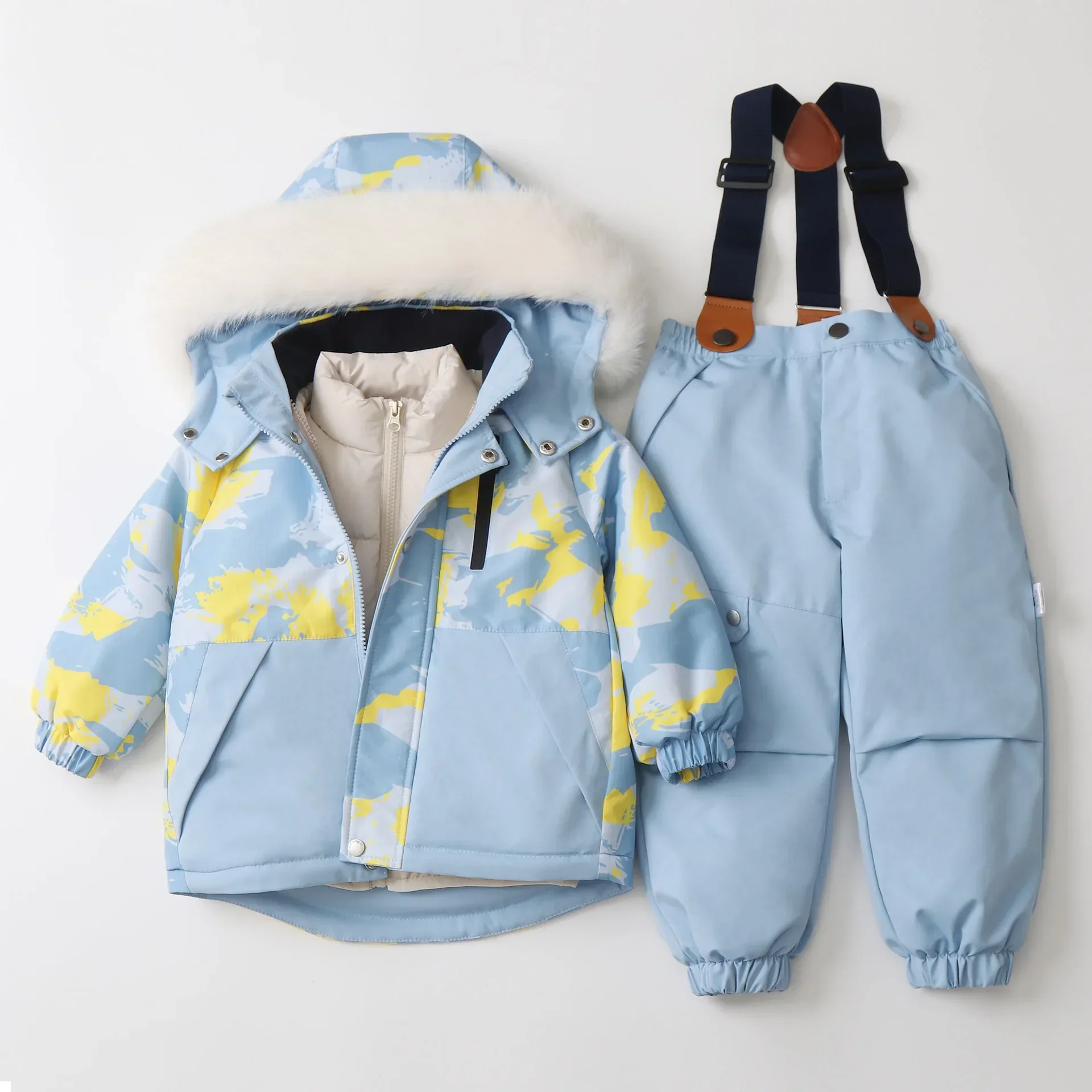 Winter Kid's Ski Cl… - image