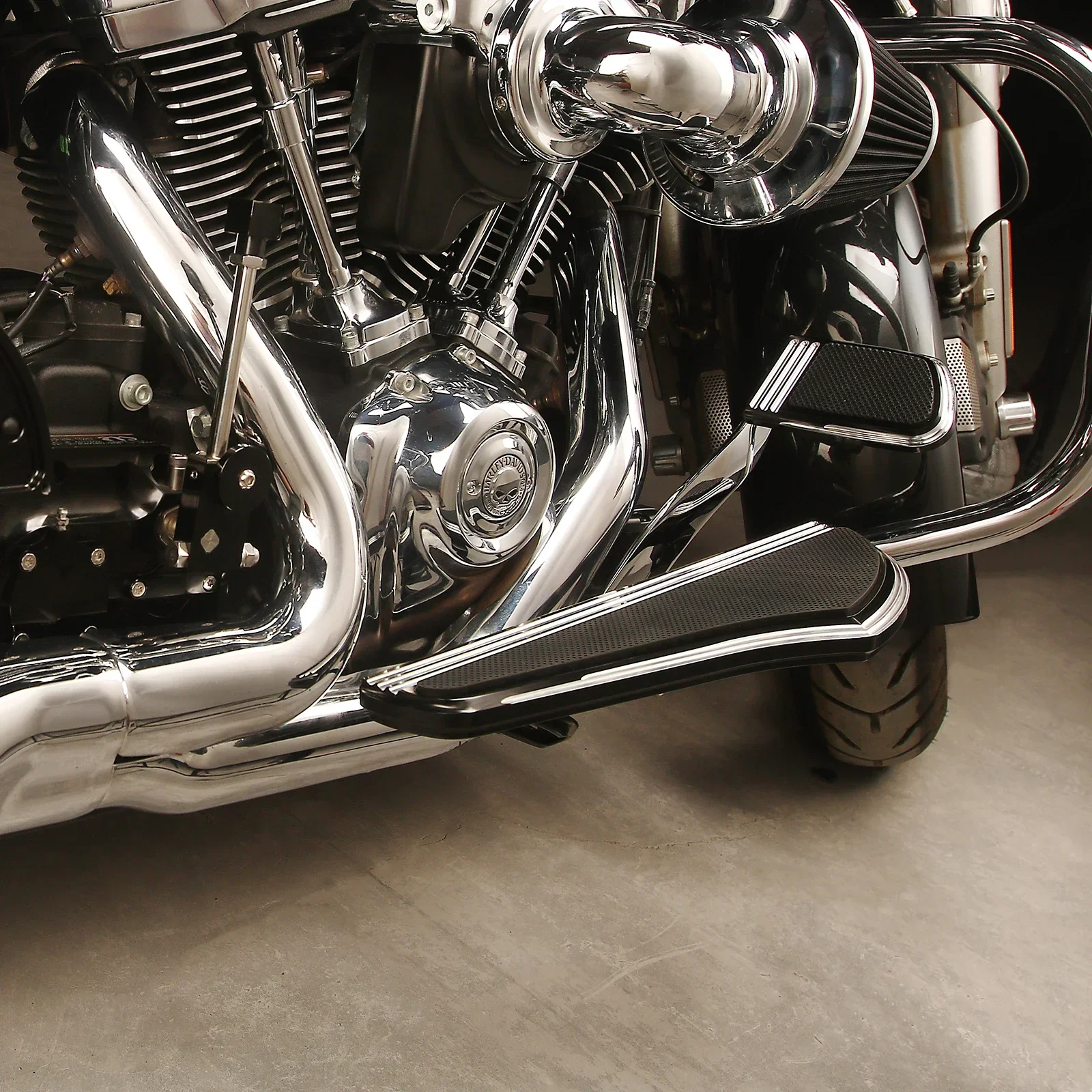 

New Defiance Rider Black Driver Floorboards Foot Boards for Harley Street Glide FLHX Road Glide Road king Electra Gli