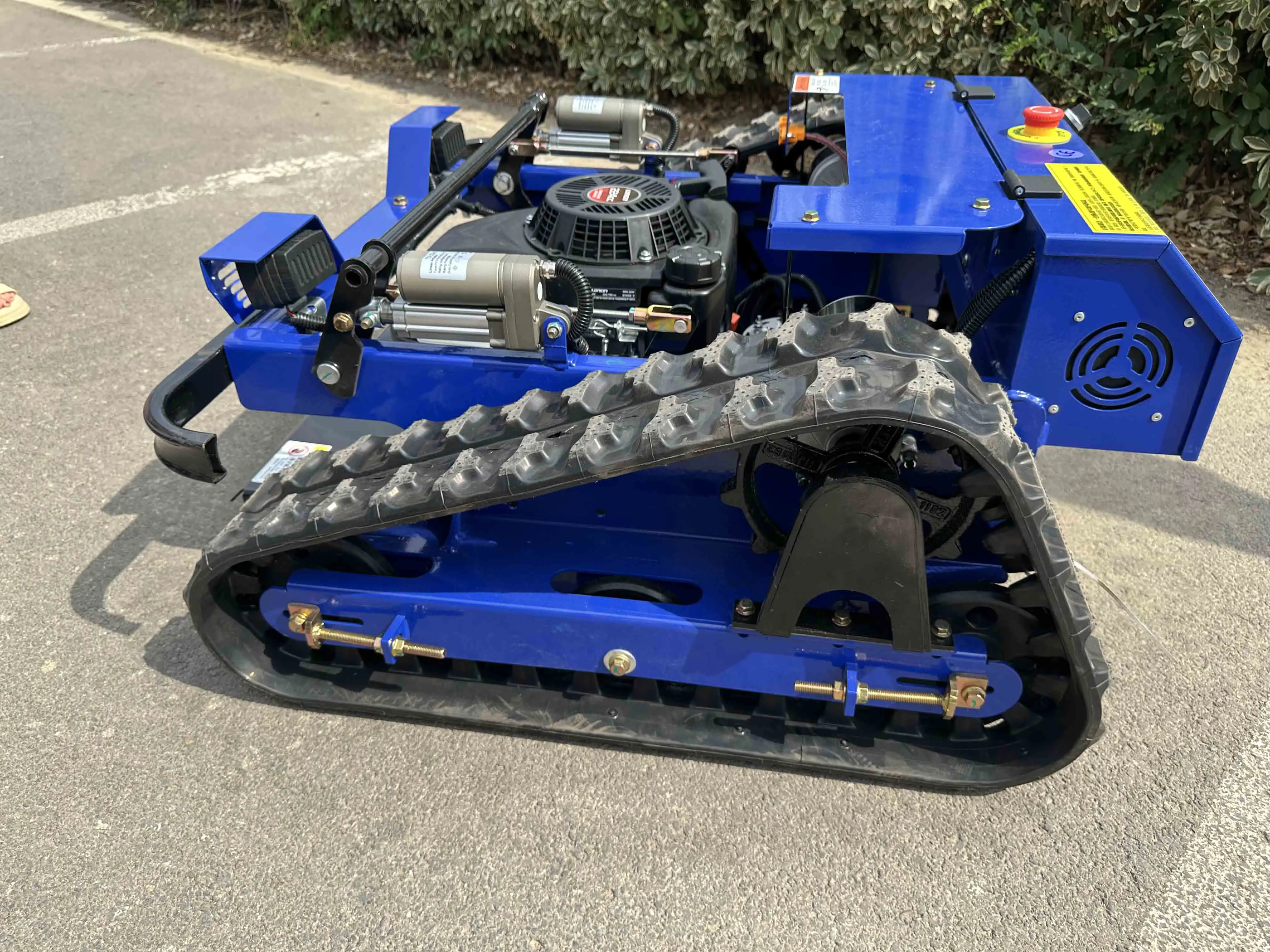 Remote Control Lawn Mower Grass Cutter 190CC 7.5kw Heavy Duty Robotic Mower For Industrial Grassland And Garden