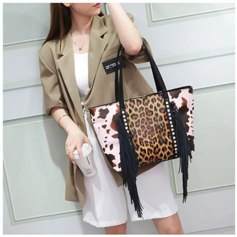 Cow Print Horsehair Tassel Tote Bag, Retro Underarm Bag, Single-shoulder Crossbody Bag for Women, 2026 New Temperament Commuting