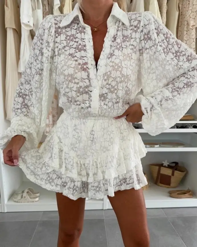 Conjunto de shorts com gola virada para baixo, 2 peças, manga lanterna, botão frontal, cintura elástica, camada dupla, bainha plissada, jacquard, renda floral