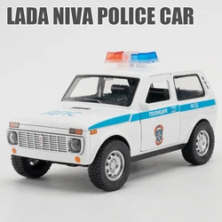 1/18 Alloy Diecast Russia Lada NiVa Police Car Toy Model with Pull Back Sound Light Doors Opend Toys Vehicle Model Gift for Boys