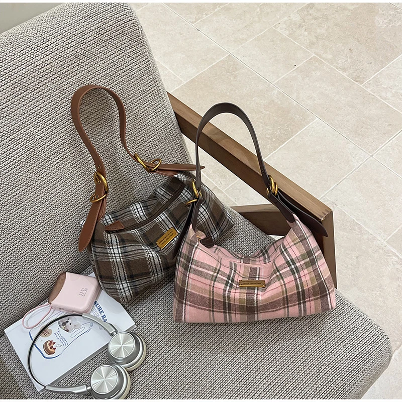 Karierte Hobo-Schultertasche, Retro-Handtasche aus kariertem Stoff, Y2k Vintage-Handtasche, Herbst-Winter-Handtasche für Damen, ideal für den täglichen Gebrauch. – Detail 8