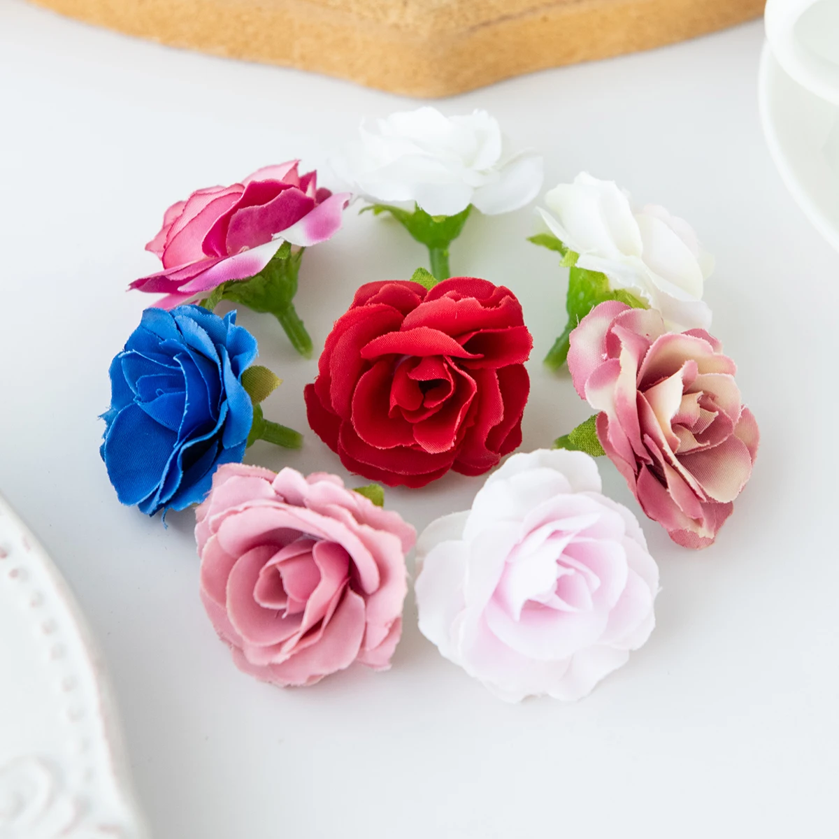 50/100PCS Künstliche Blumen Seide Rosen Tee Knospe Outdoor Garten Hochzeit Braut Hause Vasen Tisch Dekoration Festival Diy geschenke Box