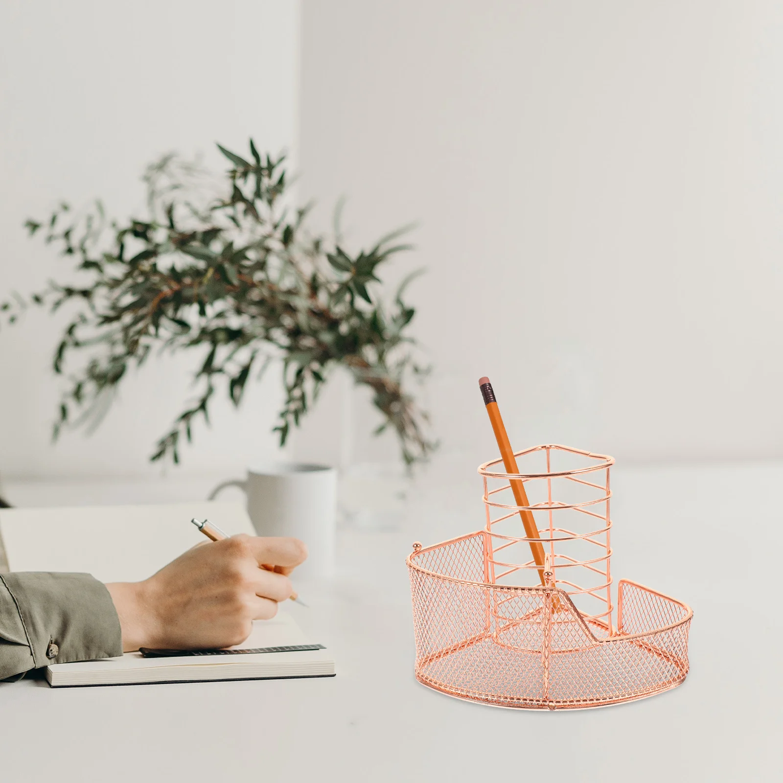 

Mobile Phone Stand Pen Holder Desktop Organizer For Makeup Brushes Cosmetics Skincare Tools Wrought Iron Cup