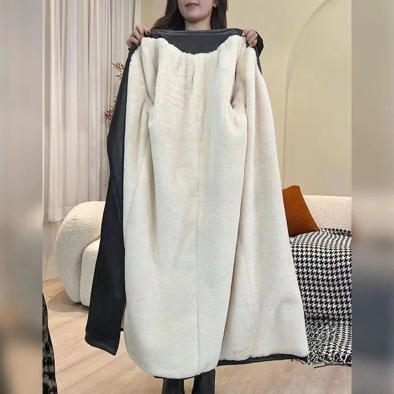 Giacca in pelle in pile lunga al ginocchio stile autunno e inverno per donna Nuovo cappotto da motociclista allentato Trench di fascia alta da donna