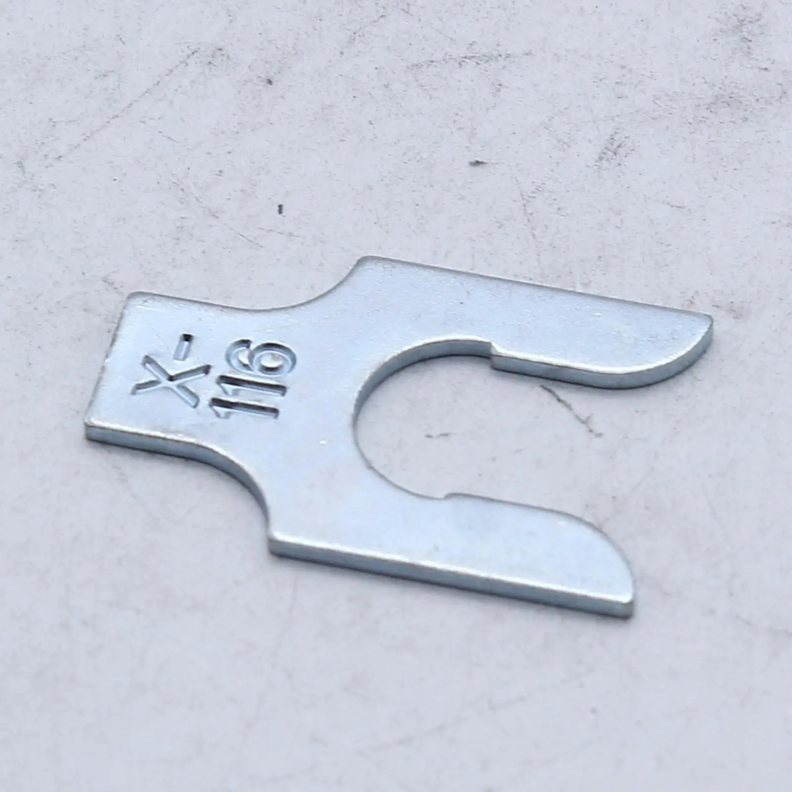 

Комплект серебристых металлических регулировочных проставок для легкой установки верхних рычагов подвески для моделей автомобилей 55-72 годов выпуска