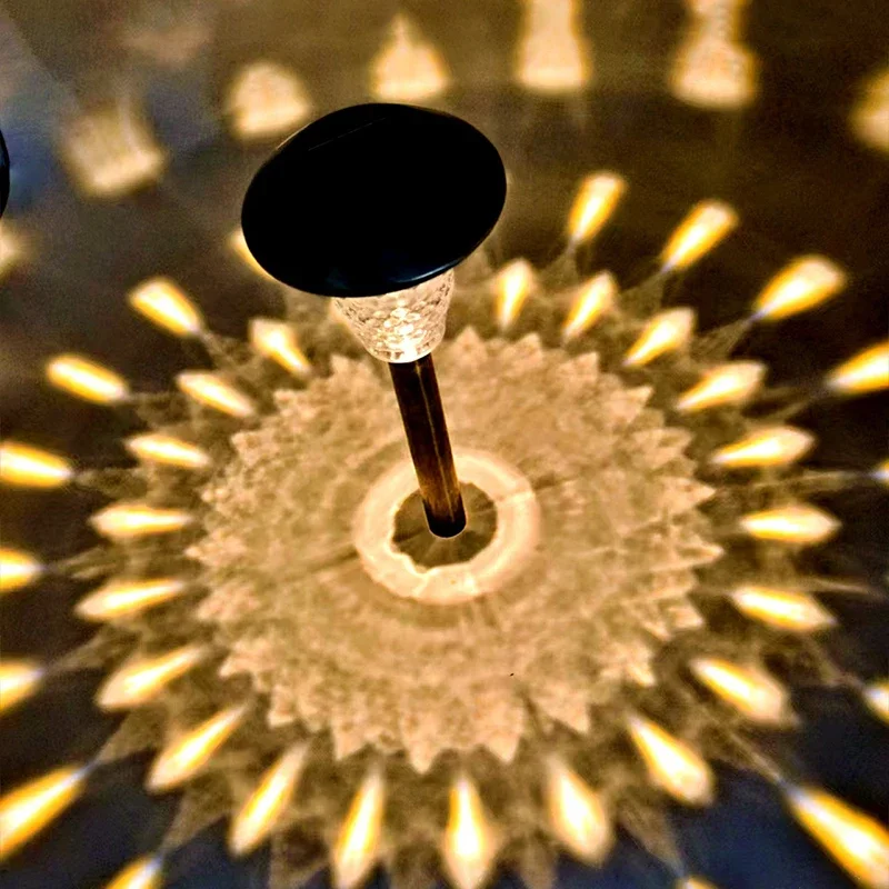 

2 шт., солнечные светодиодные светильники, уличные светильники и умные выключатели с датчиками освещенности — идеально подходят для патио и садов.