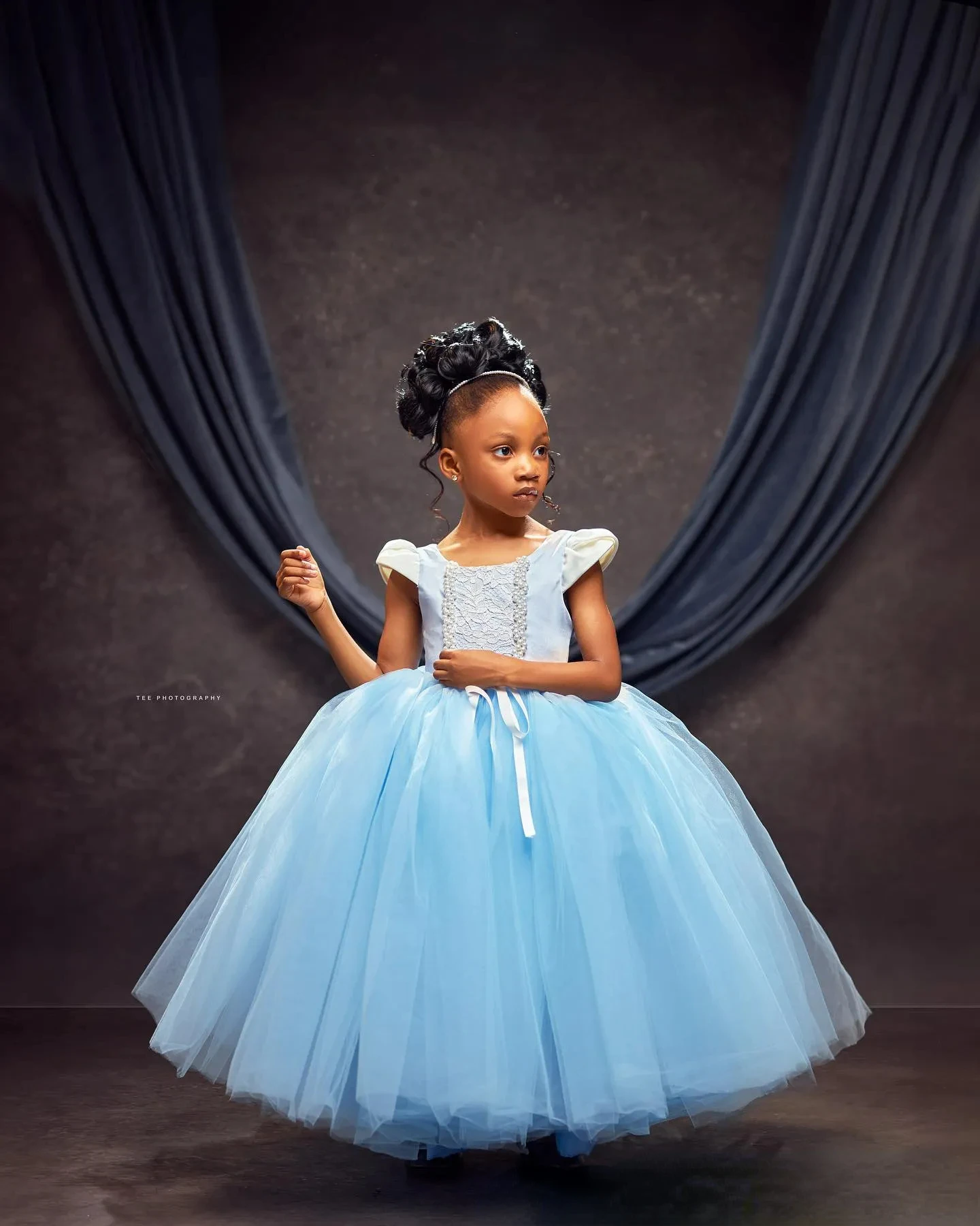 bella-bambina-azzurro-cielo-vestito-da-ragazza-di-fiore-festa-di-compleanno-per-bambini-maniche-corte-in-rilievo-pizzo-decorato-a-strati-tulle-principessa-palla