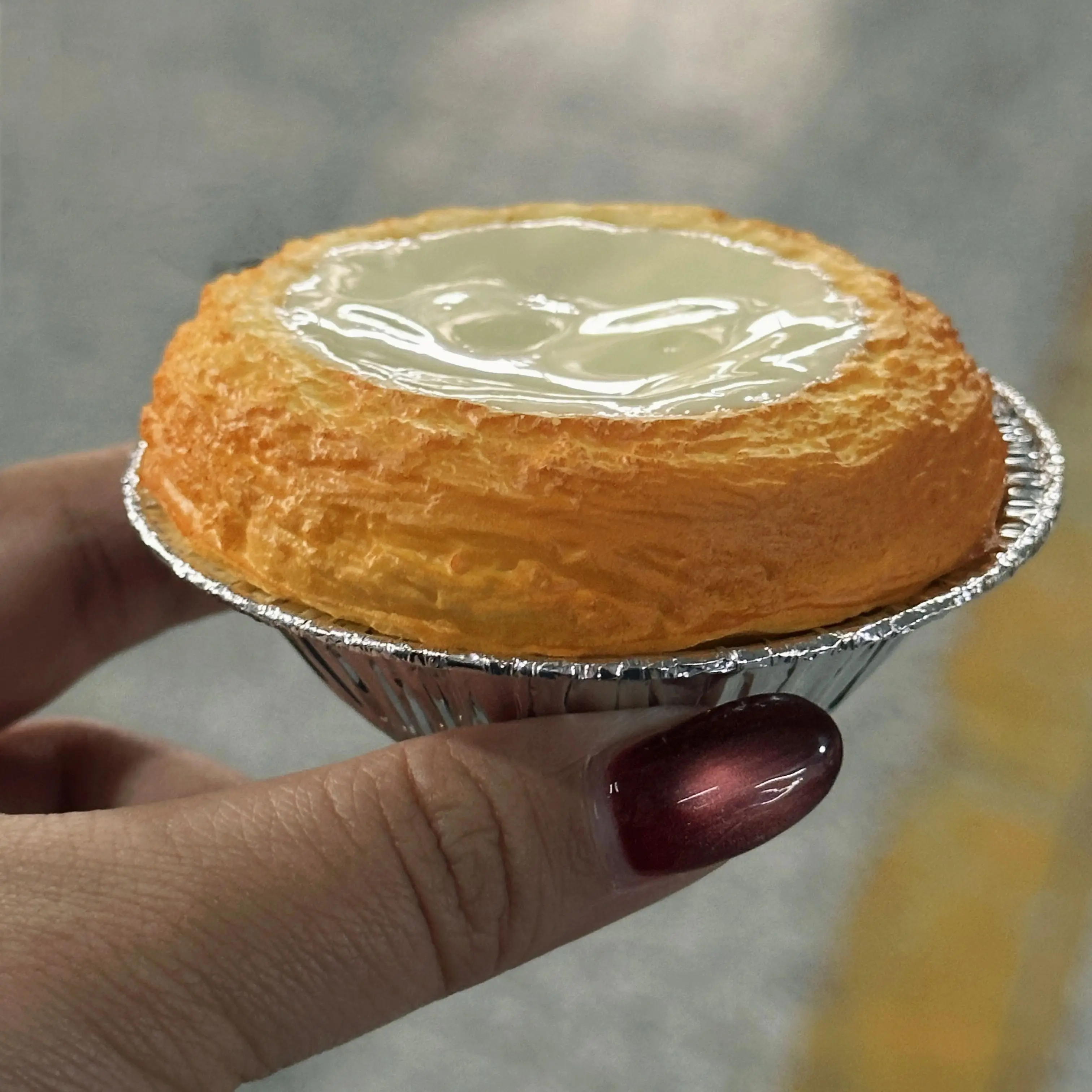 Plastic Simulation Food Model Small Ornament Home Decoration Whipped Cream Pudding Egg Tart Caramel Pastry Crispy With Foil Tray