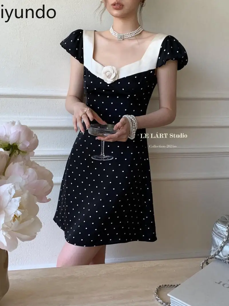 2024 ฤดูร้อนใหม่สไตล์เกาหลีการออกแบบความคมชัดสีดอกไม้เอวชุด Niche หวาน Elegant Polka Dot สั้นชุดสีดํา