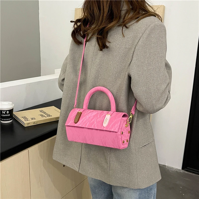 

Women High End Leather Shoulder Handbag Luxury Tote Bag Elegant Crossbody Design For Fashionable Ladies Daily Commuter Style