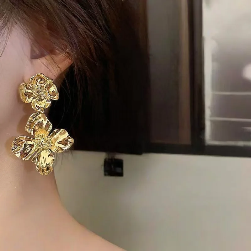 Non Pierced Gold Color Big Flower Clip on Earrings for Women Party Gift Vintage Metal Floral Flower Ear Cuff Earring Jewelry - view 2