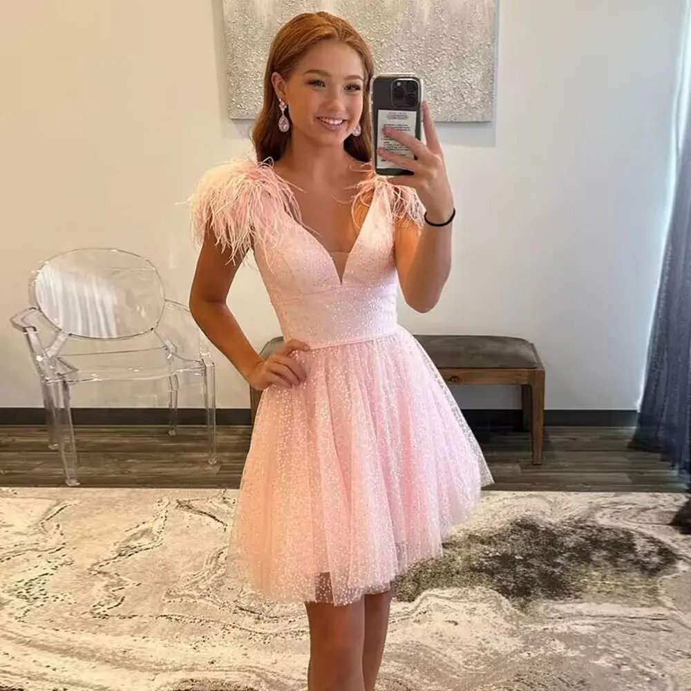 Customized Pink Sparkly Tulle A-line Evening Dresses Homecoming Dresses For Girls V-neck Feather Short Prom Dresses 2025