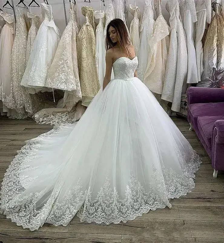 

Customized Beauty Sweetheart Lace Appliques Wedding Dresses Chapel Train Robe De Mariee Sleeveless Puffy Ballgown Bridal Gowns